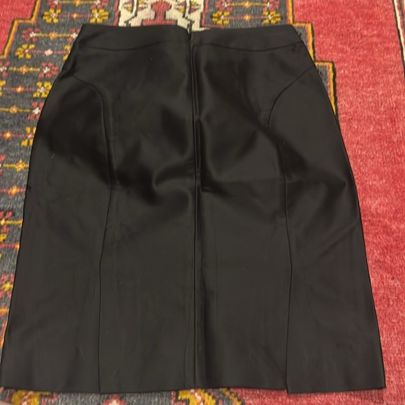 J. Crew black pencil skirt with pockets - Picture 3 of 4